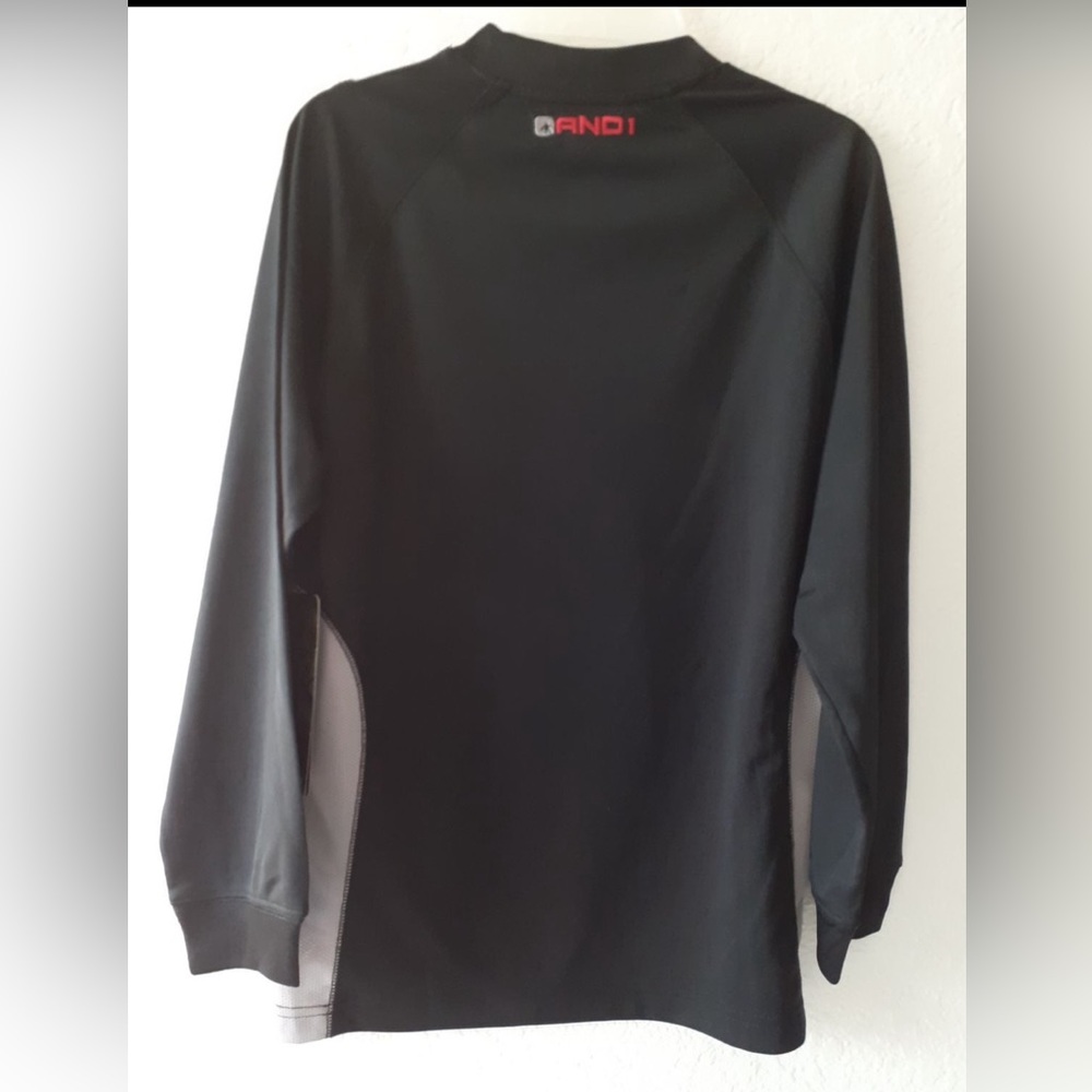 AND1 long sleeves jersey for boys. Size: Medium. Black and gray.